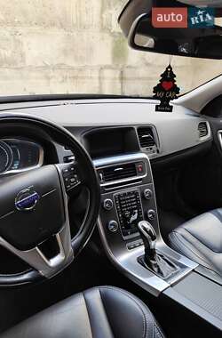 Универсал Volvo V60 2014 в 
