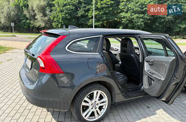 Универсал Volvo V60 2012 в 