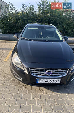 Универсал Volvo V60 2013 в 