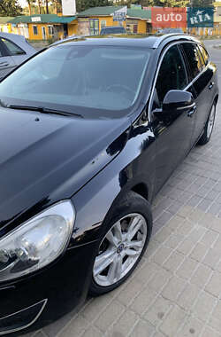 Универсал Volvo V60 2013 в 