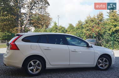 Универсал Volvo V60 2015 в 