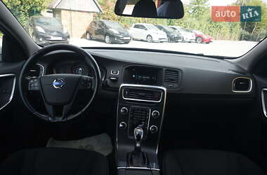 Универсал Volvo V60 2015 в 