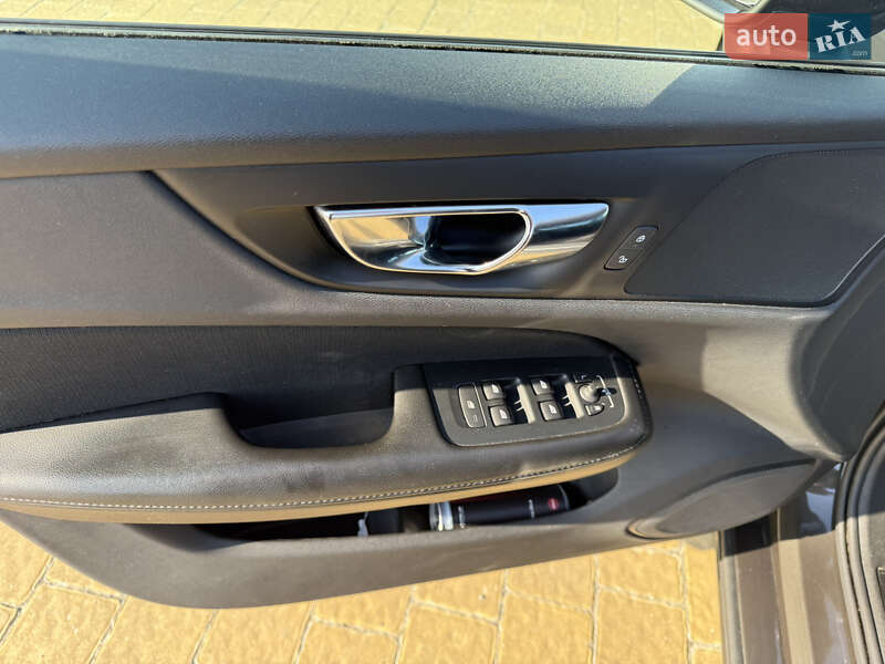 Универсал Volvo V60 2019 в Львове