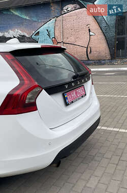 Универсал Volvo V60 2012 в 