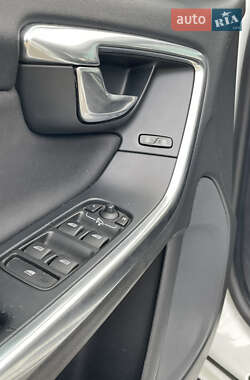 Универсал Volvo V60 2012 в 