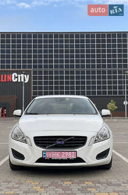 Универсал Volvo V60 2012 в 