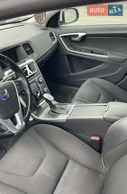 Универсал Volvo V60 2012 в 