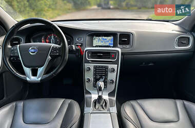 Универсал Volvo V60 2015 в 