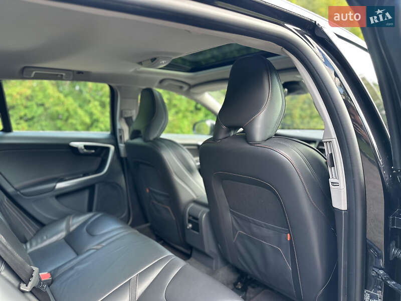 Універсал Volvo V60 2015 в Рівному