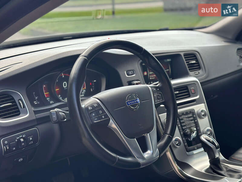 Універсал Volvo V60 2015 в Рівному