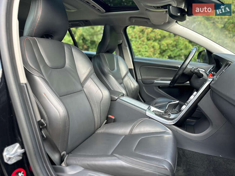 Універсал Volvo V60 2015 в Рівному