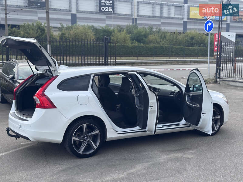 Универсал Volvo V60 2016 в Киеве фото 19 Универсал Volvo V60 2016 в Киеве