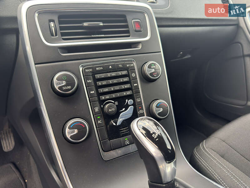 Универсал Volvo V60 2016 в Киеве фото 37 Универсал Volvo V60 2016 в Киеве