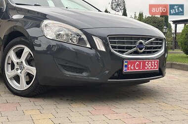 Універсал Volvo V60 2013 в 