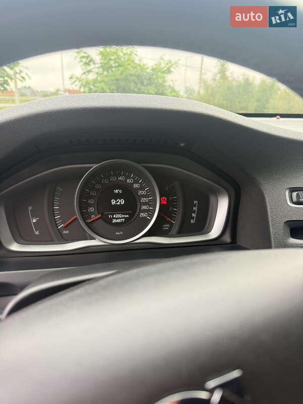 Універсал Volvo V60 2015 в Стрию