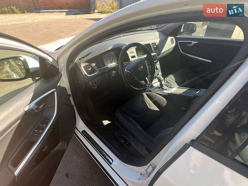 Універсал Volvo V60 2015 в Полтаві
