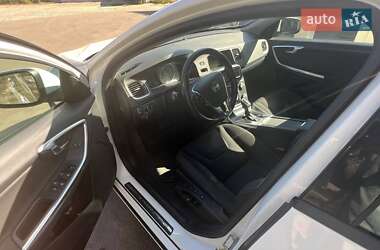 Универсал Volvo V60 2015 в 