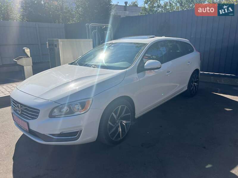 Універсал Volvo V60 2015 в Полтаві