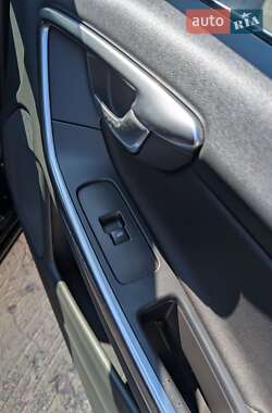 Универсал Volvo V60 2012 в 