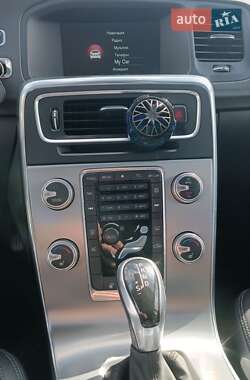Универсал Volvo V60 2014 в 
