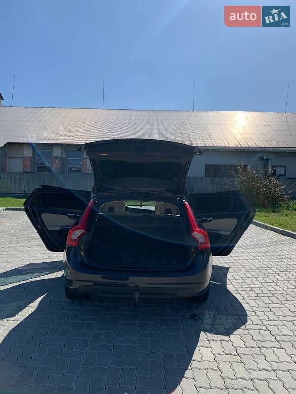 Универсал Volvo V60 2011 в Дрогобыче