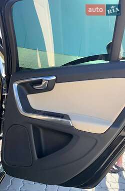 Универсал Volvo V60 2011 в 
