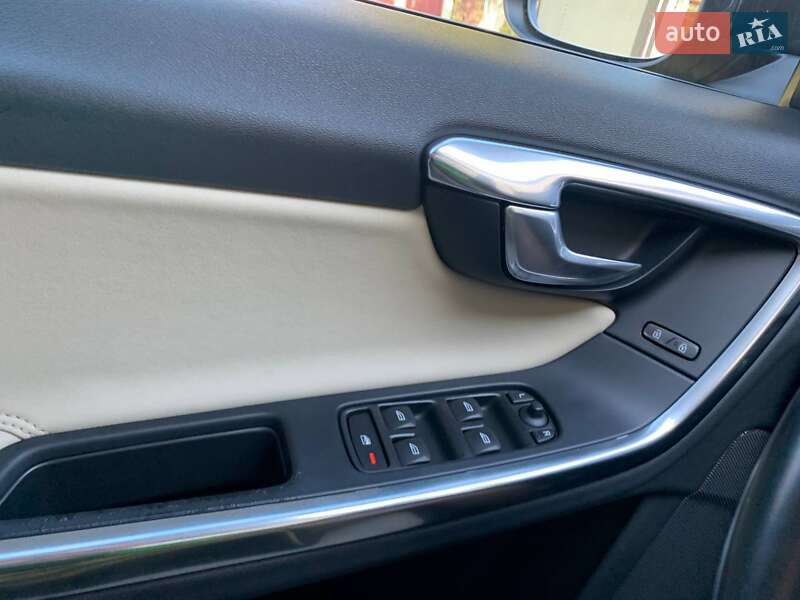 Универсал Volvo V60 2011 в Дрогобыче