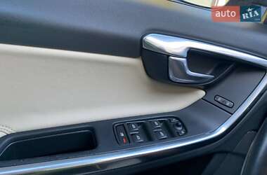 Универсал Volvo V60 2011 в 