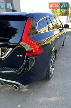 Универсал Volvo V60 2011 в 