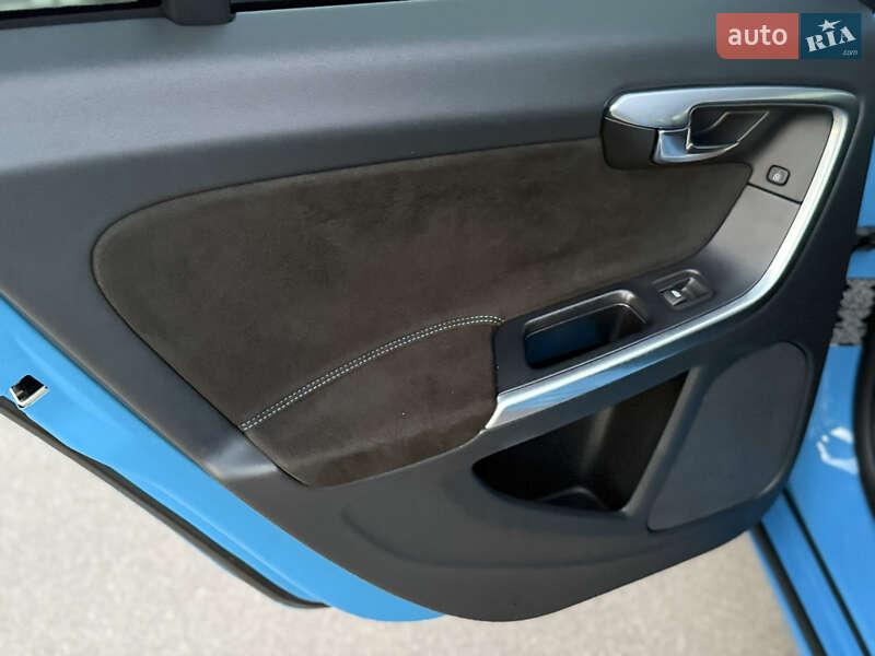 Универсал Volvo V60 2016 в Киеве фото 40 Универсал Volvo V60 2016 в Киеве