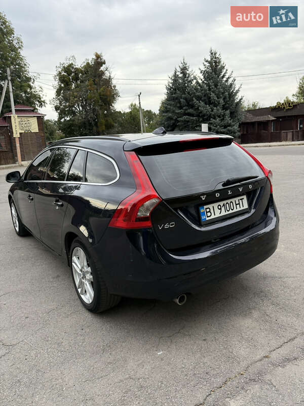Универсал Volvo V60 2015 в Полтаве