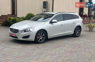 Универсал Volvo V60 2012 в 