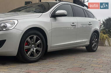 Универсал Volvo V60 2012 в 