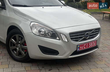 Универсал Volvo V60 2012 в 