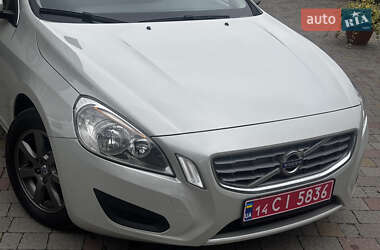 Универсал Volvo V60 2012 в 