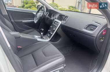Универсал Volvo V60 2012 в 