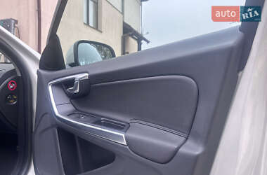 Универсал Volvo V60 2012 в 