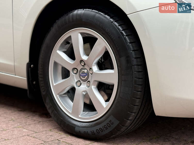 Универсал Volvo V60 2011 в Стрые