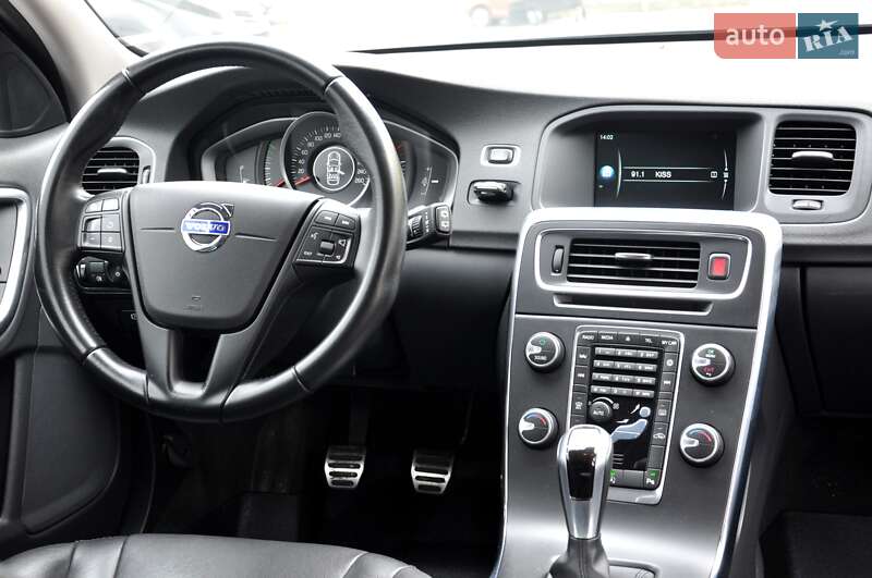 Универсал Volvo V60 2015 в Львове