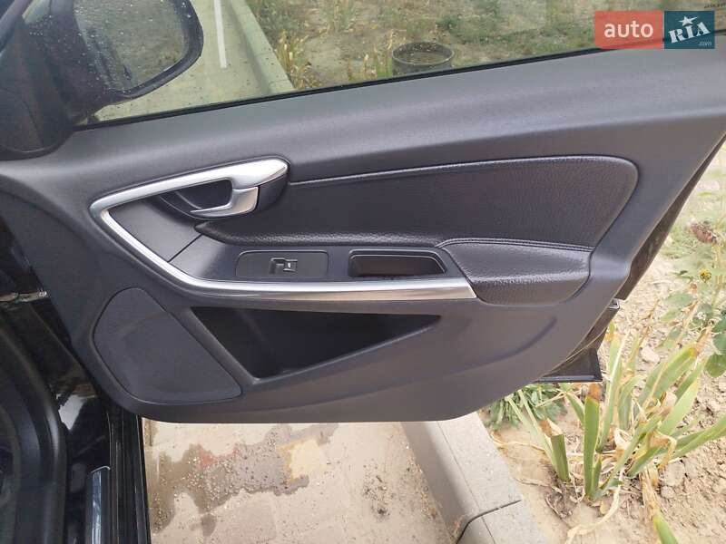 Универсал Volvo V60 2011 в Николаеве