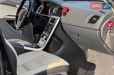 Универсал Volvo V60 2010 в 