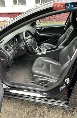 Универсал Volvo V60 2014 в 