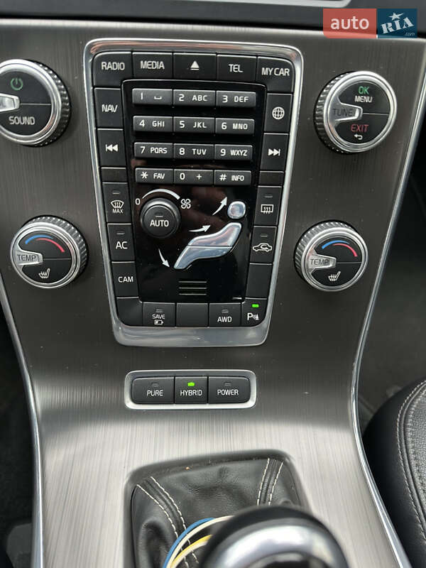 Универсал Volvo V60 2014 в Черновцах