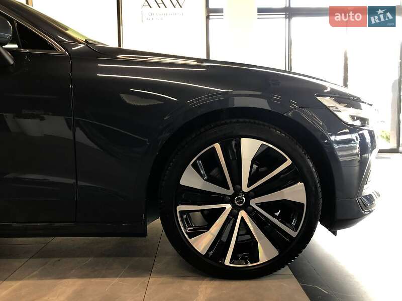 Универсал Volvo V60 2021 в Львове