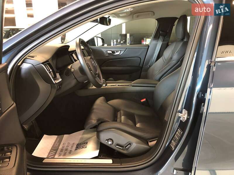 Универсал Volvo V60 2021 в Львове