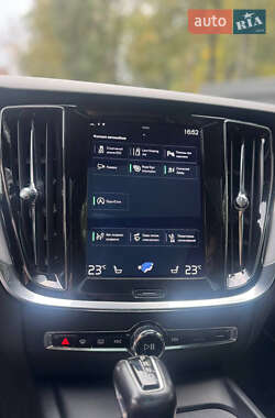 Универсал Volvo V60 2020 в 
