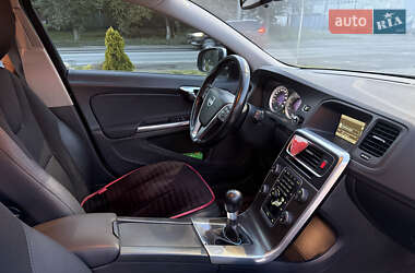 Универсал Volvo V60 2011 в 
