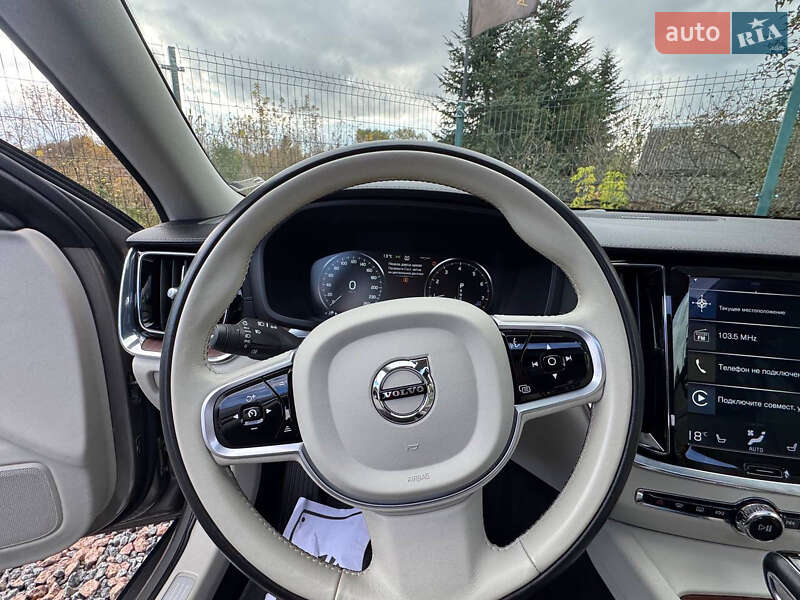 Универсал Volvo V60 2020 в Дрогобыче
