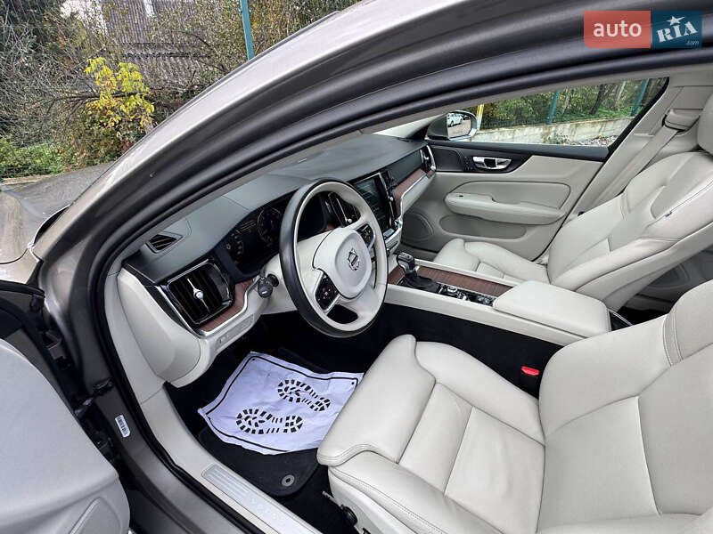 Универсал Volvo V60 2020 в Дрогобыче