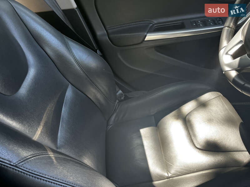 Универсал Volvo V60 2015 в Ивано-Франковске фото 17 Универсал Volvo V60 2015 в Ивано-Франковске